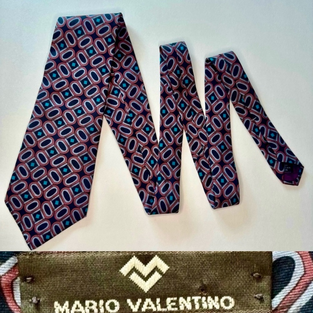 Vintage Valentino Italian Silk Classic Geometric Patterned Tie, by Mario 3.75”